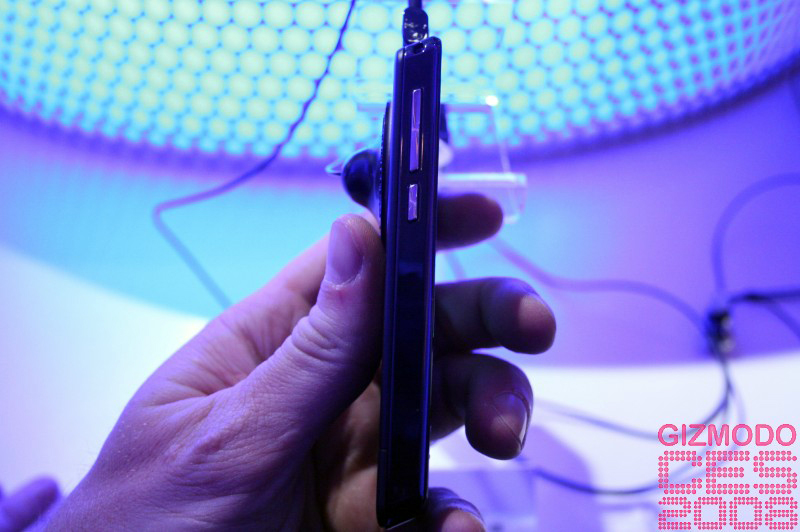 Illustration for article titled Motorola Z10 and ROKR E8 Hands On